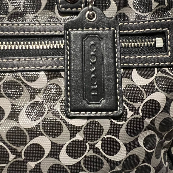 Coach Chelsea in Excellent Preowned Condition! - Picture 5 of 8